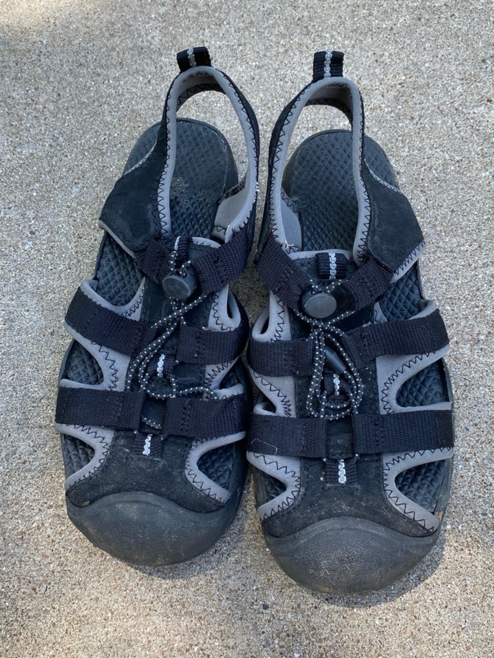 Black and Gray Women's Outdoor Sandals